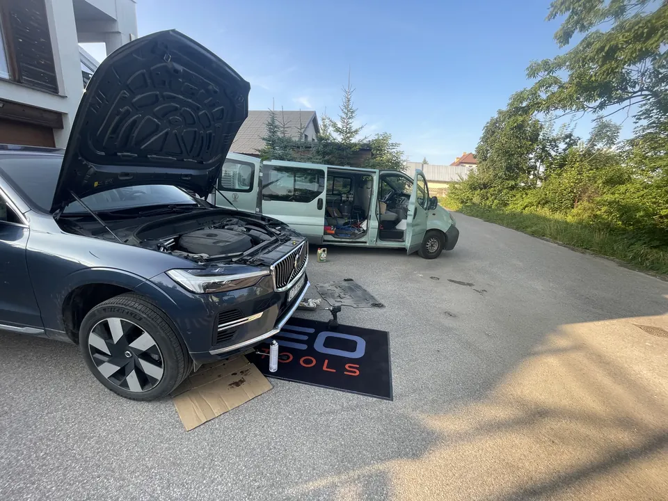 Naprawa Volvo z dojazdem — mobilny warsztat na podjeździe
